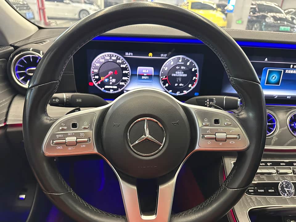 Mercedes-Benz CLS Mercedes-Benz CLS