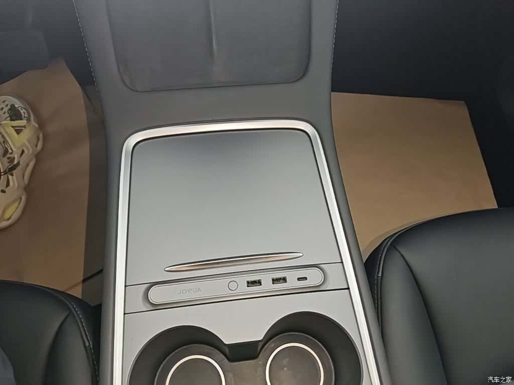 Tesla Model Y, 2023 14