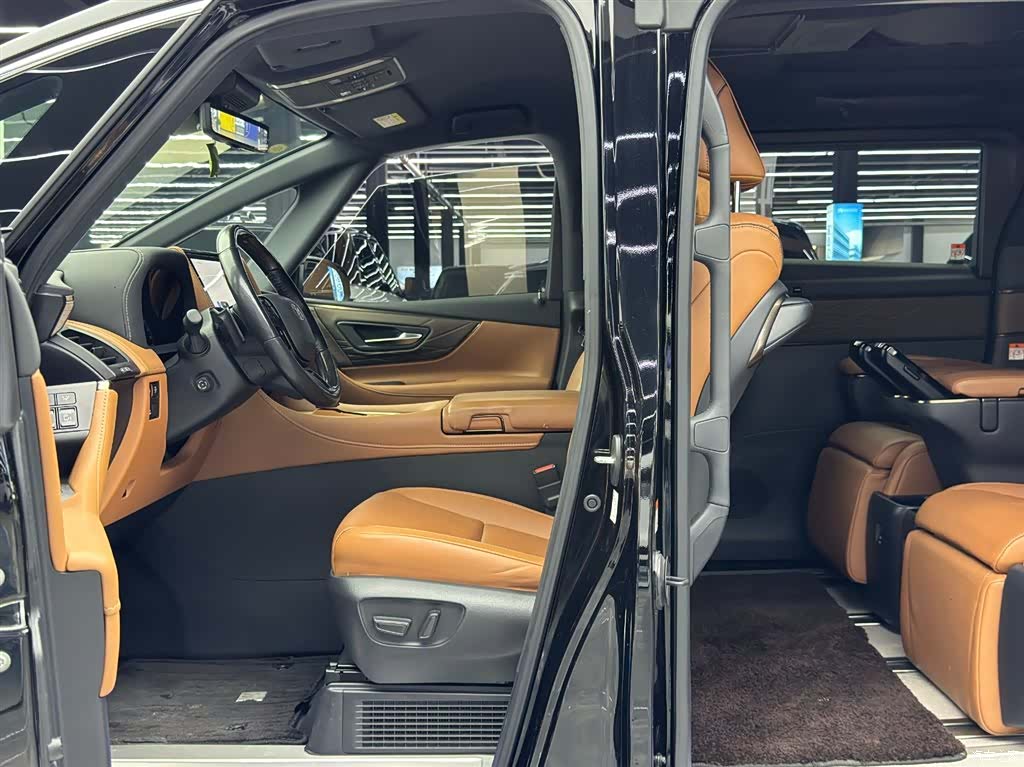 Toyota Alphard, 2023 6