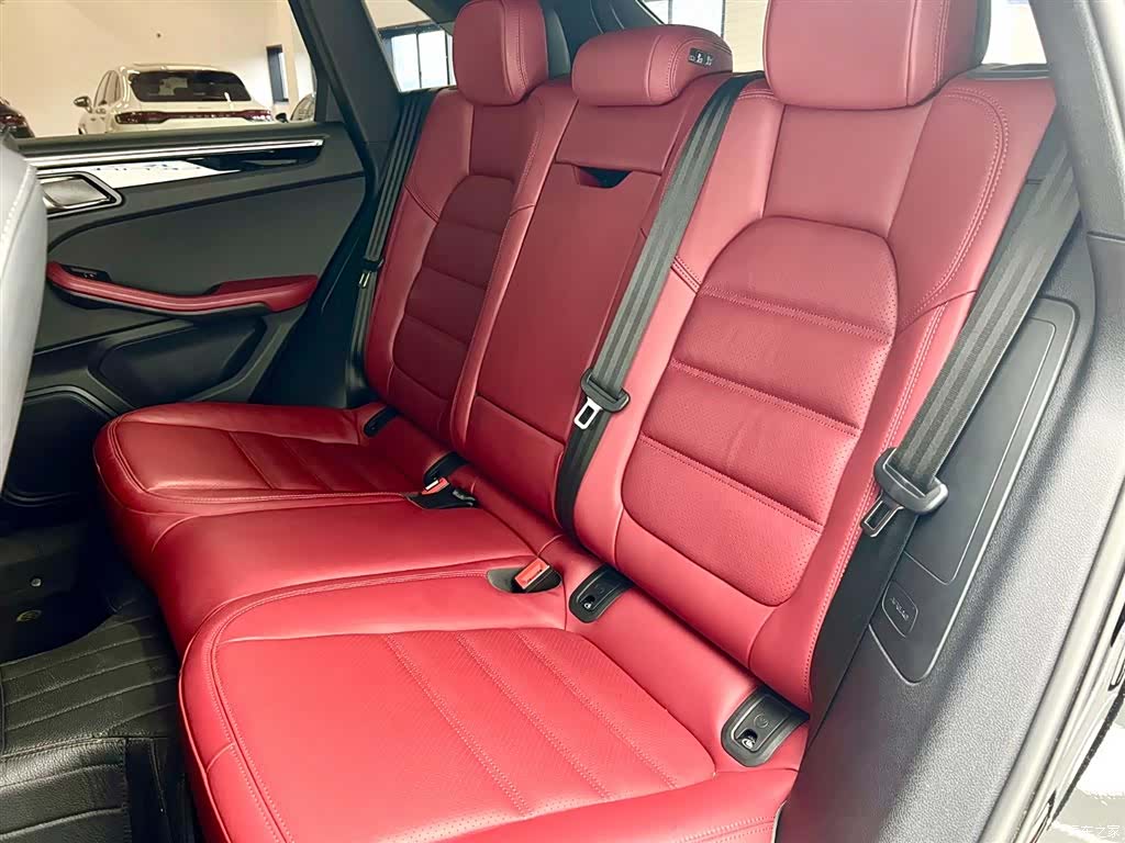 Porsche Macan, 2023 12