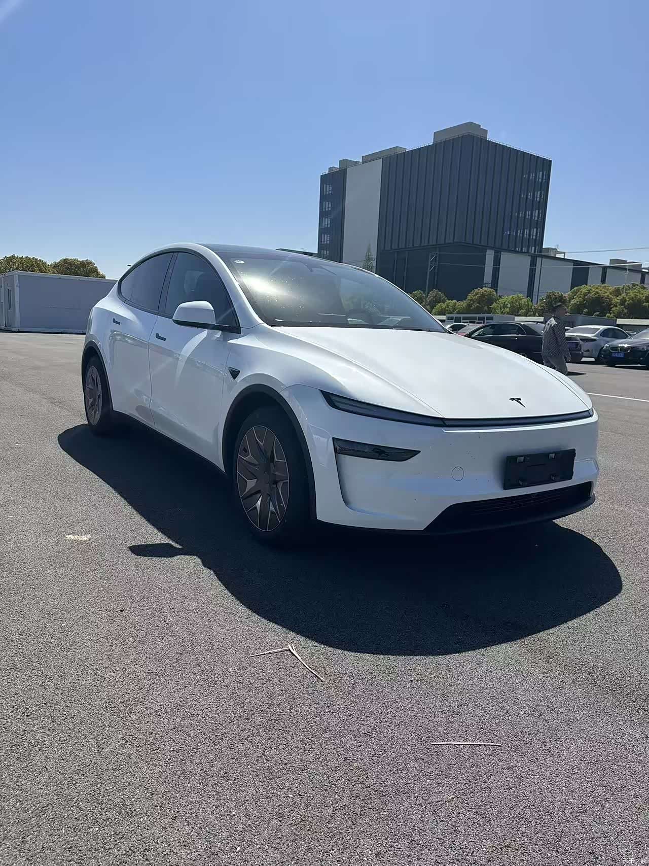 Tesla Model Y, 2026 2