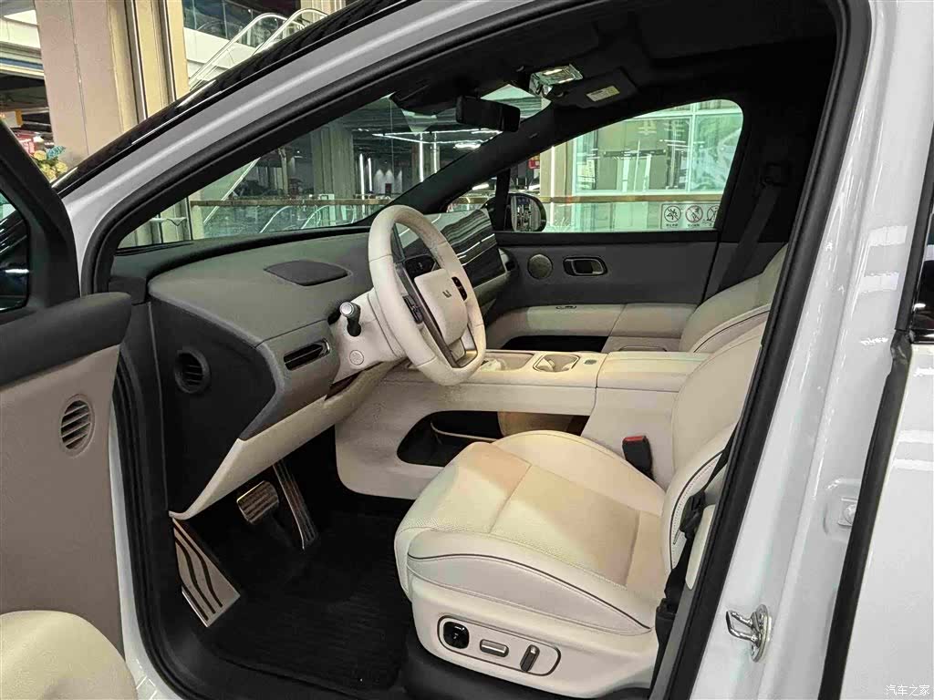 Li Auto i6, 2025 10
