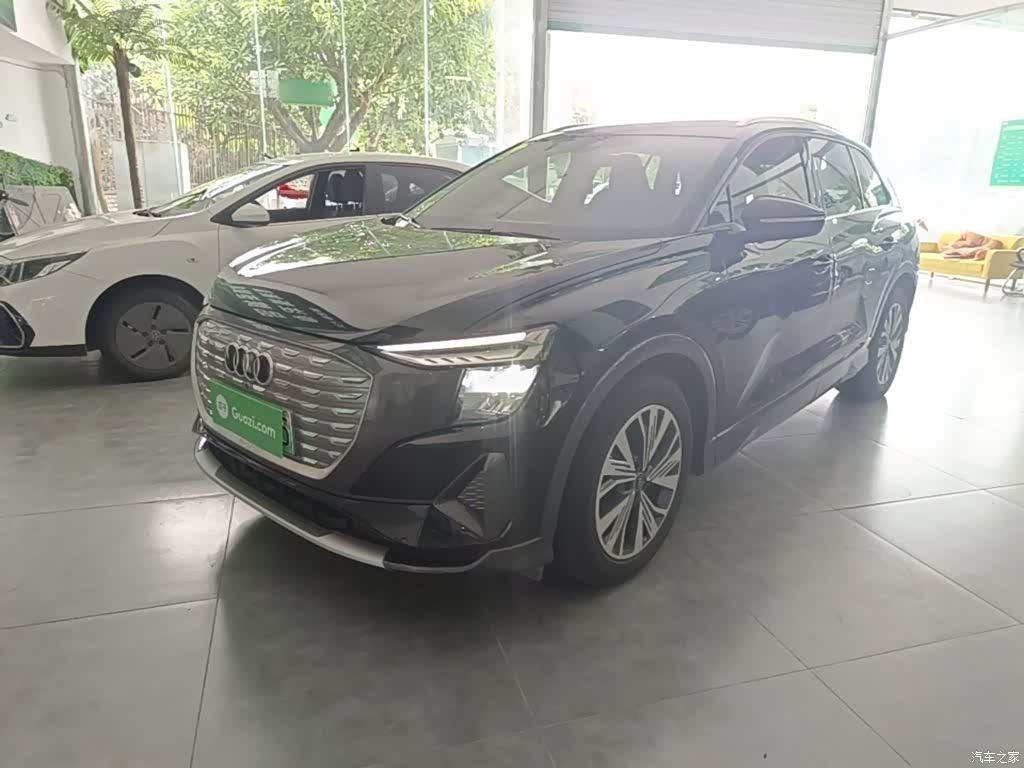 Audi Q5 e-tron, 2024 1