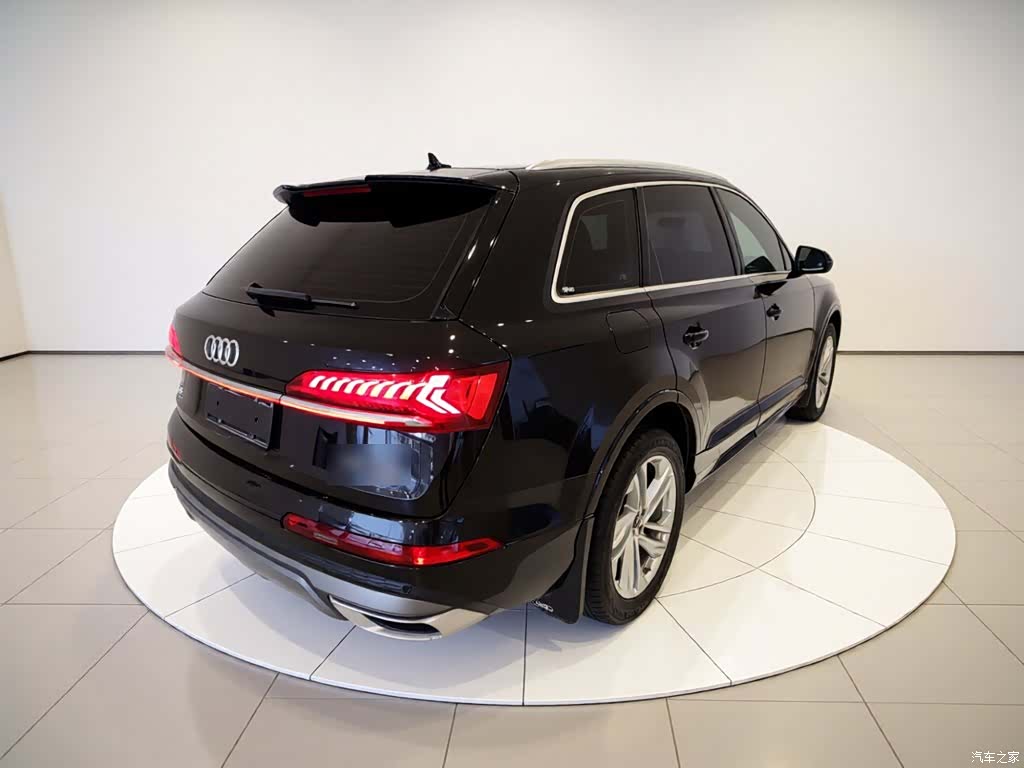 Audi Q7, 2021 все фото