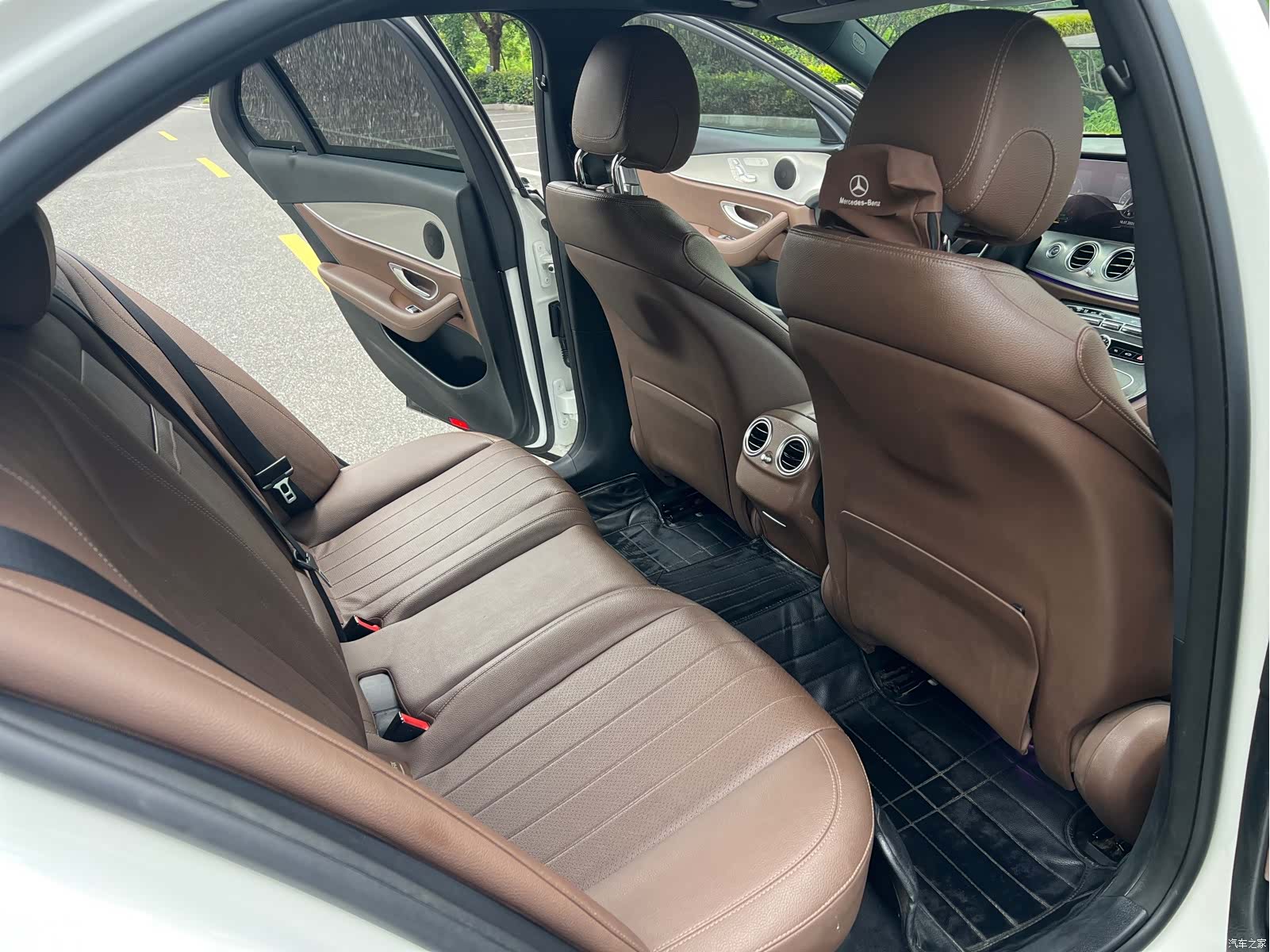 Mercedes-Benz E-Class, 2021 12