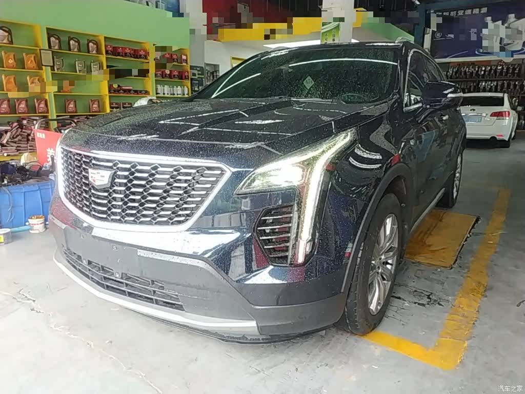 Cadillac XT4, 2022 2