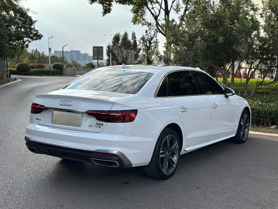 Audi A4L 2021, фото 4