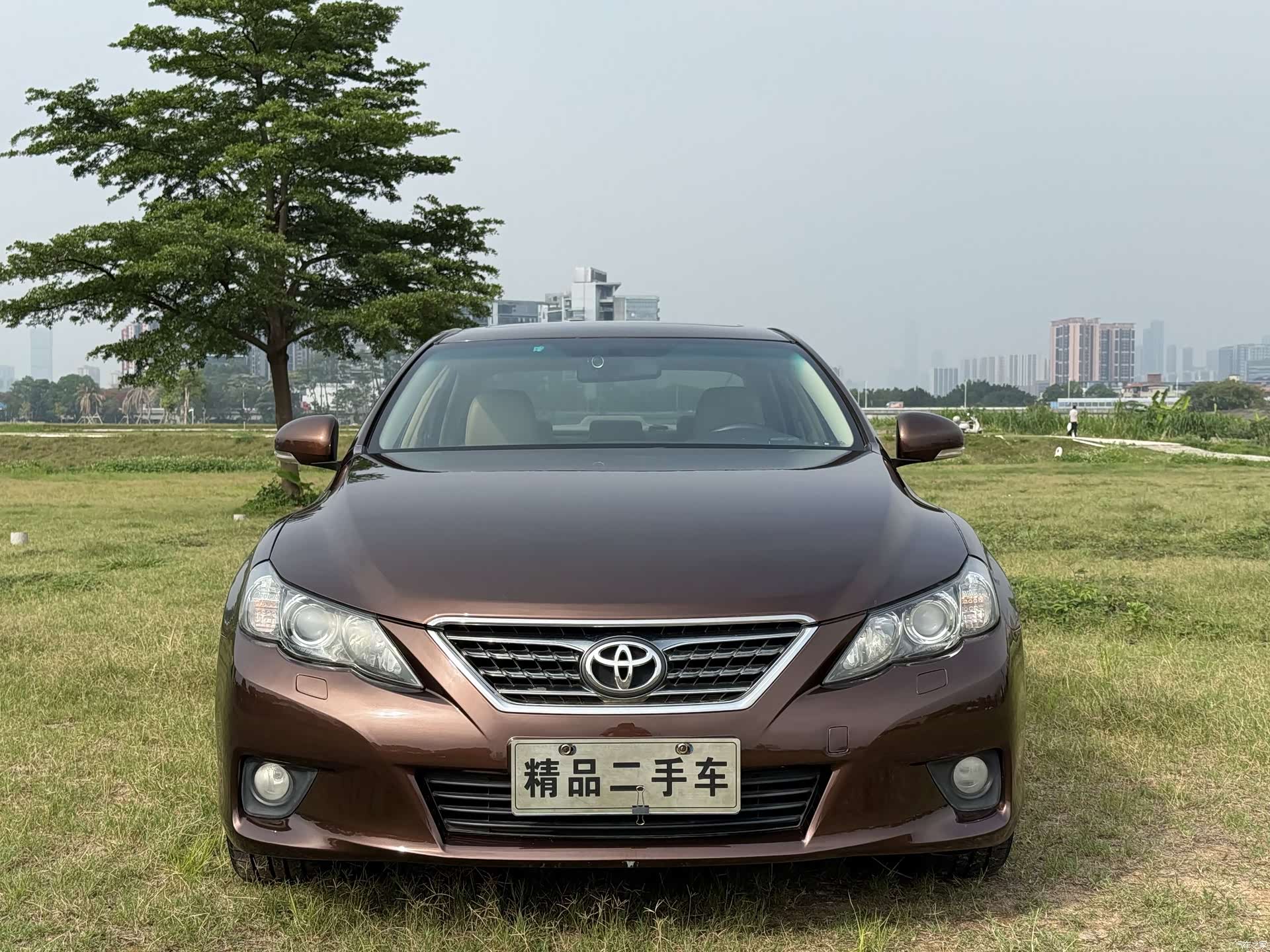 Toyota 2.5V, 2012 2
