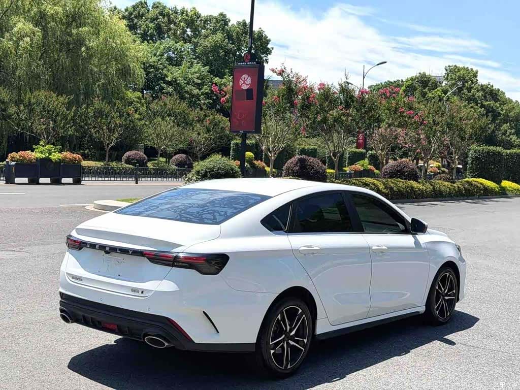 Geely Binray, 2022 7