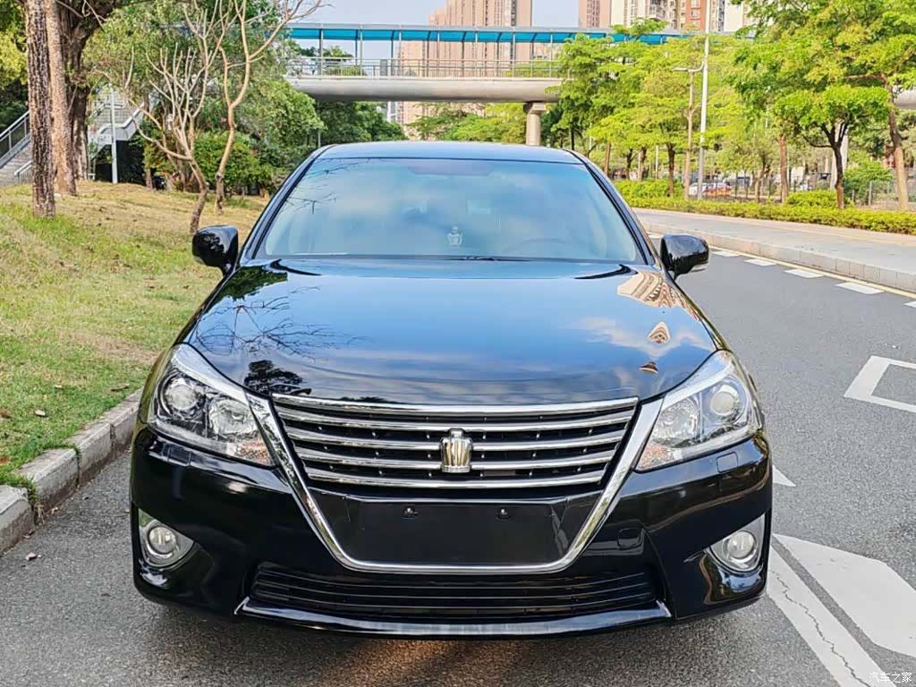 Toyota Crown, 2014 2