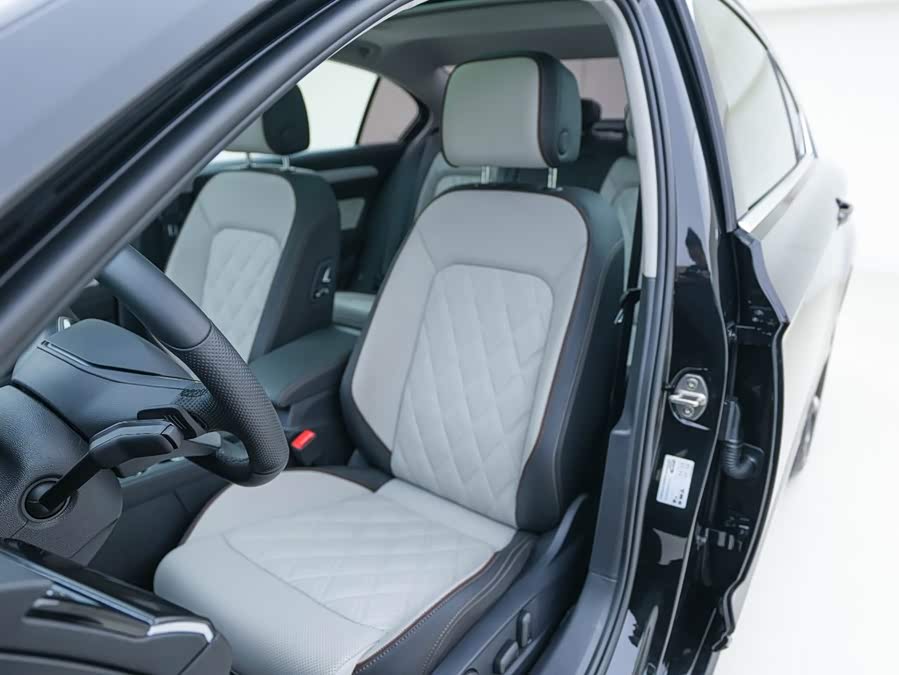 Volkswagen Magotan 2025, фото 14