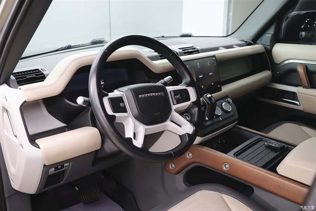Land Rover Defender, 2021 14