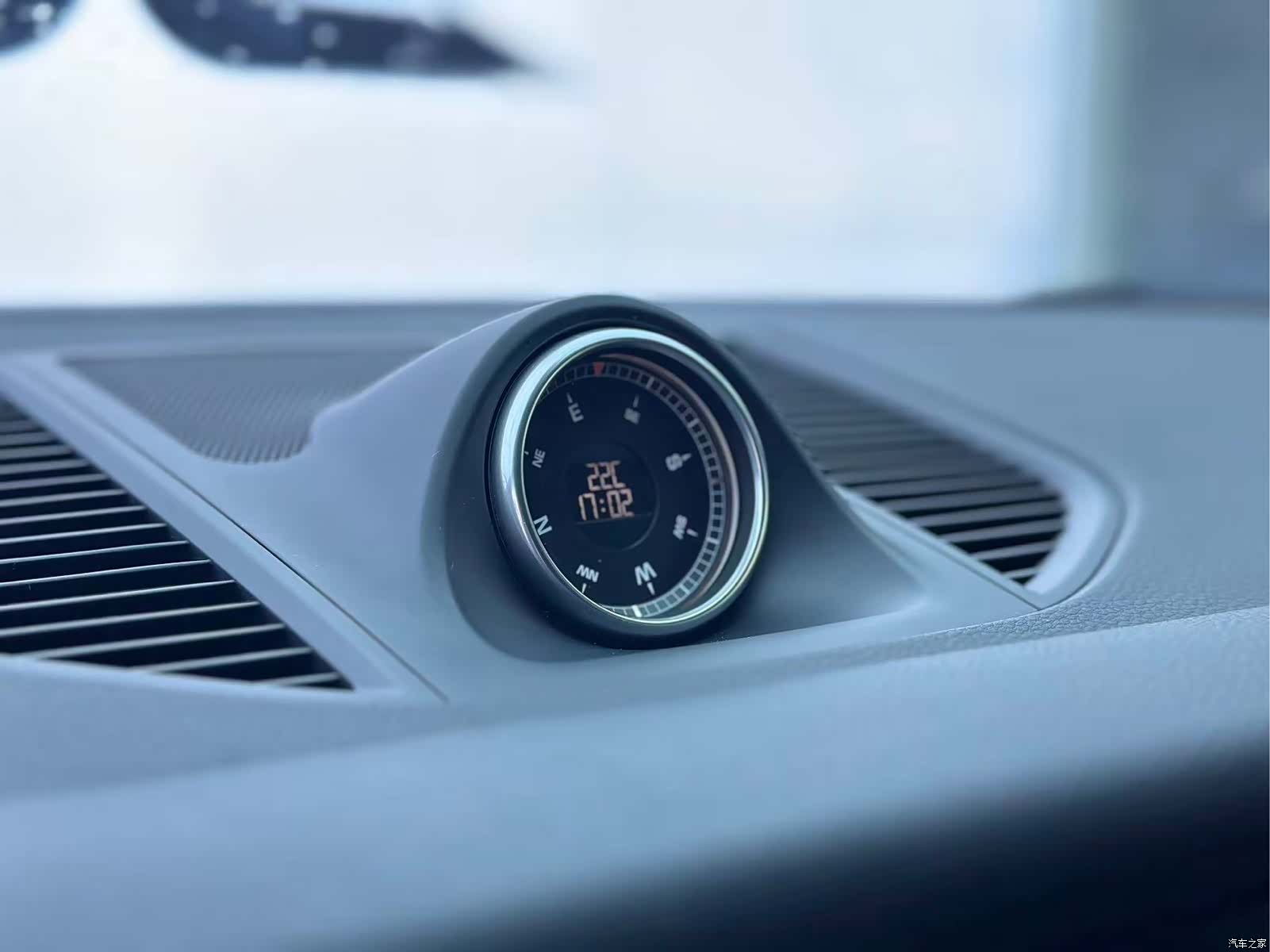 Porsche Macan, 2022 11