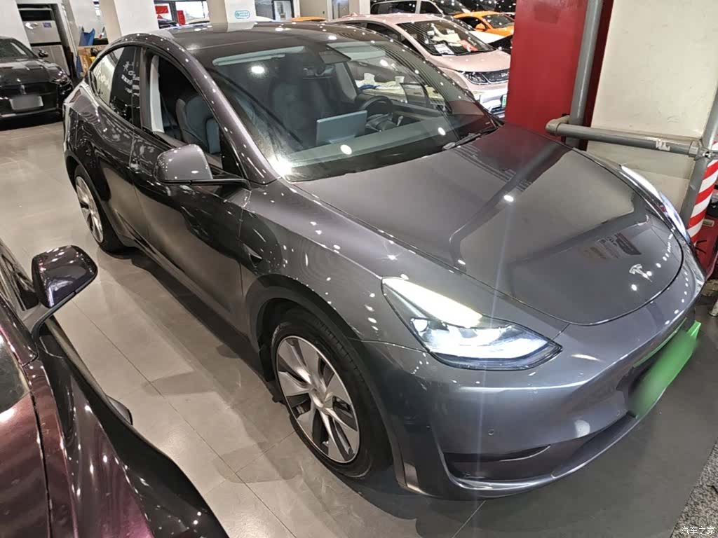 Tesla Model Y, 2022 4