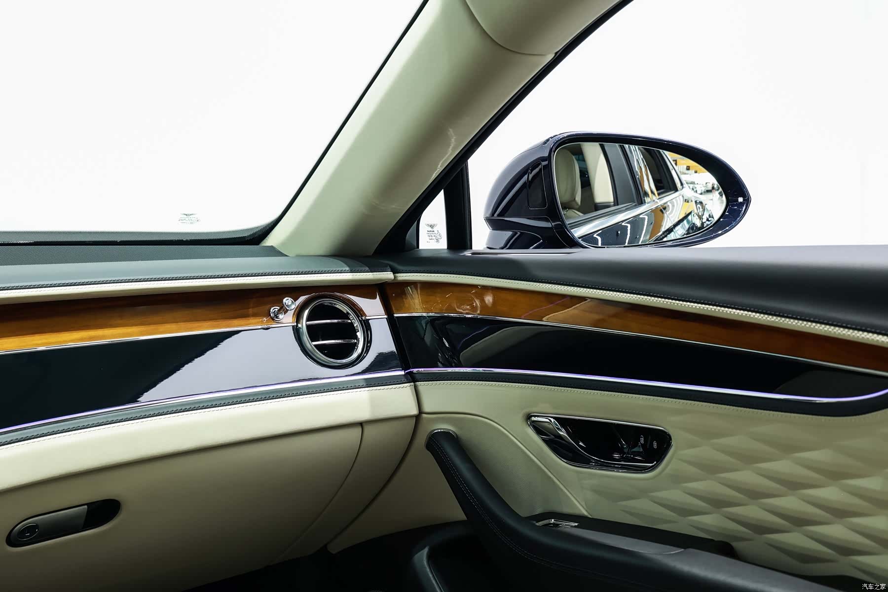 Bentley Flying Spur, 2022 24