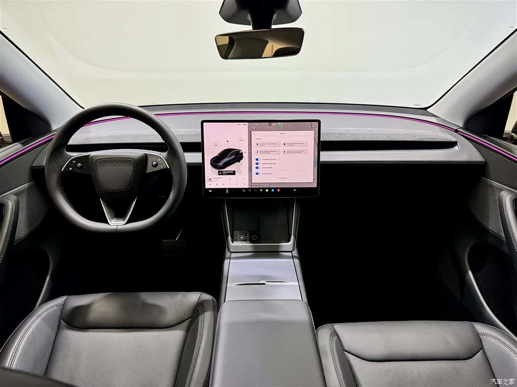 Tesla Model Y, 2025 13