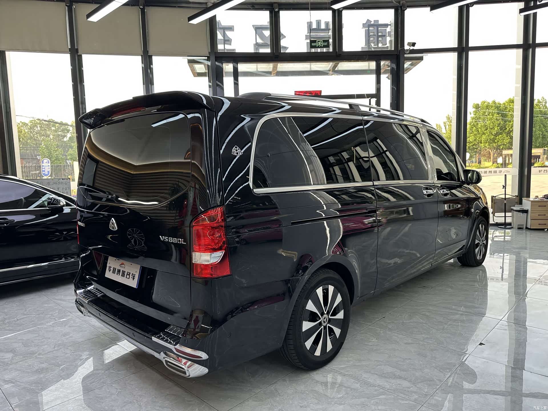 Mercedes-Benz 7, 2023 27