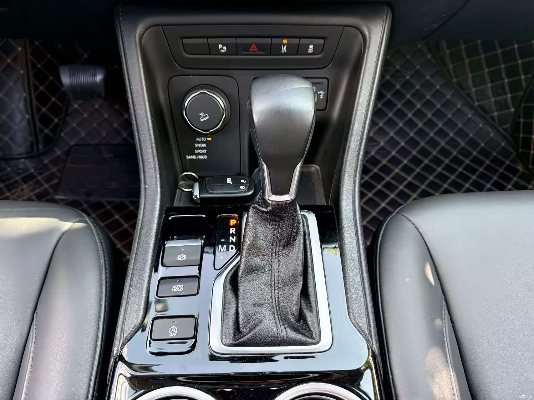 Jeep Grand Commander, 2020 11