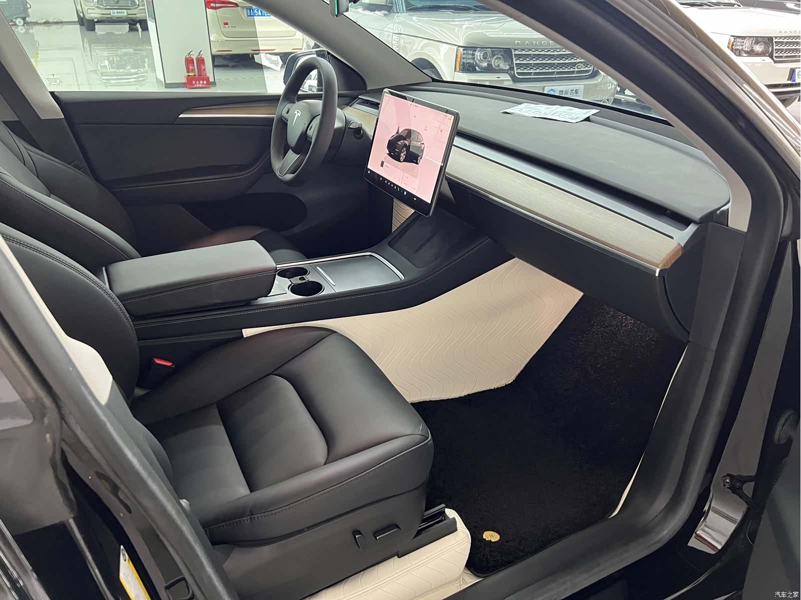 Tesla Model Y, 2023 12