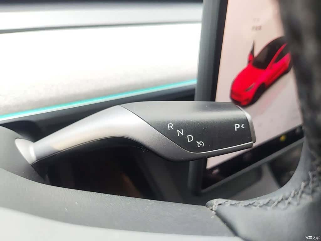 Tesla Model Y, 2024 14