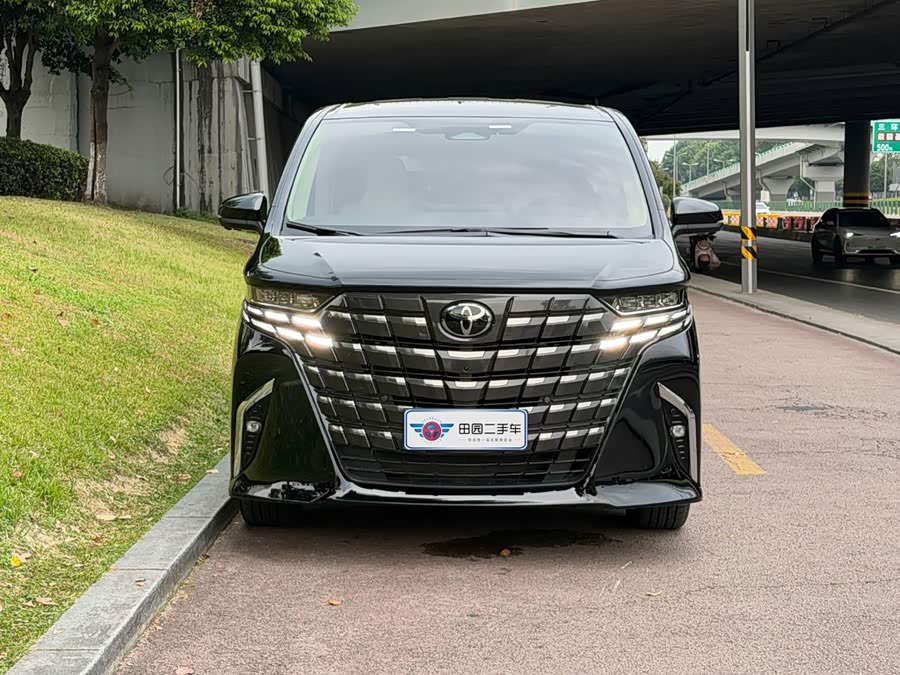Toyota Alphard 2026, фото 2