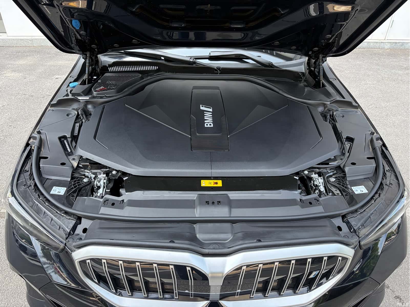 BMW i5, 2025 11