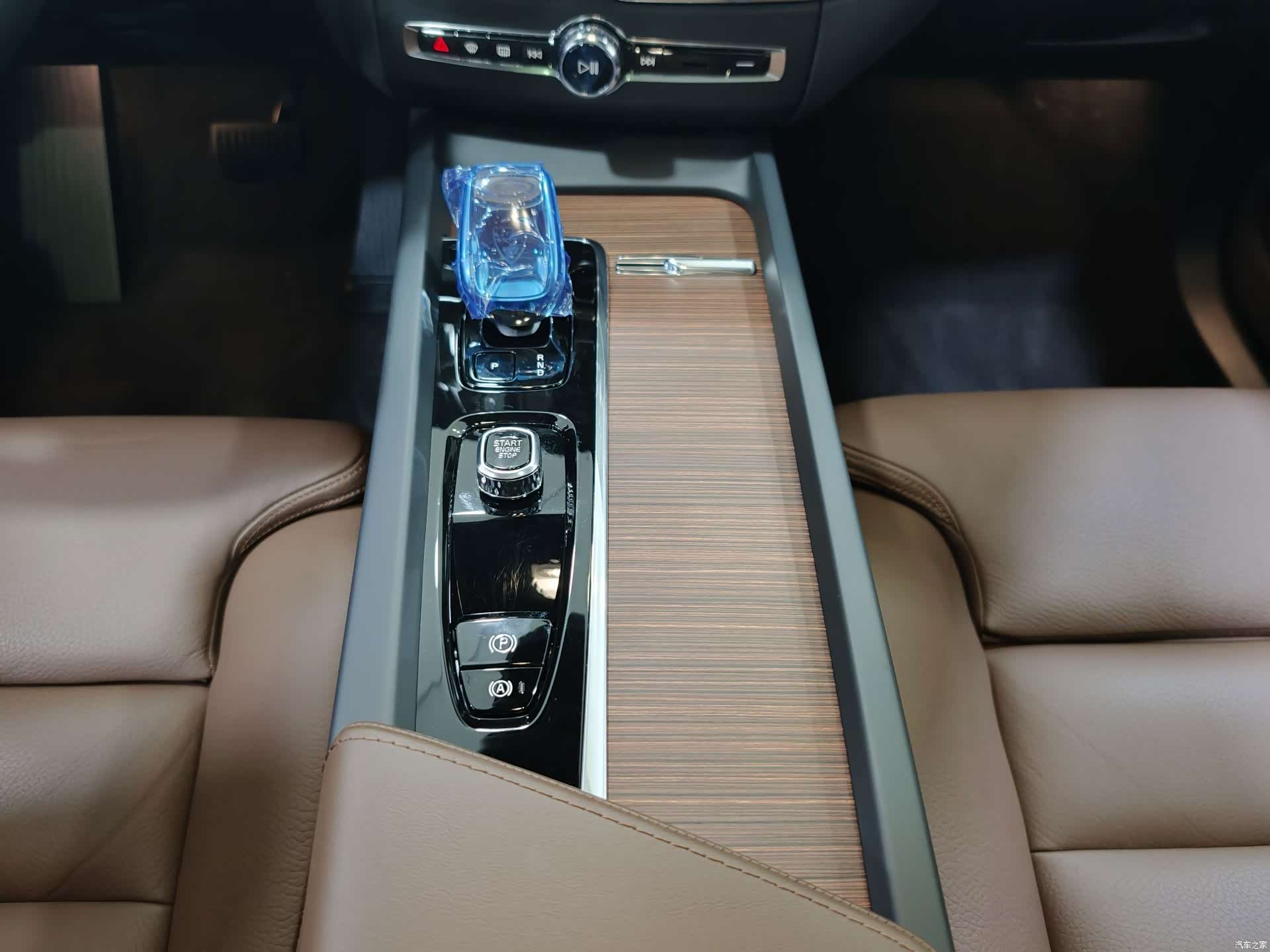 Volvo XC60, 2025 15