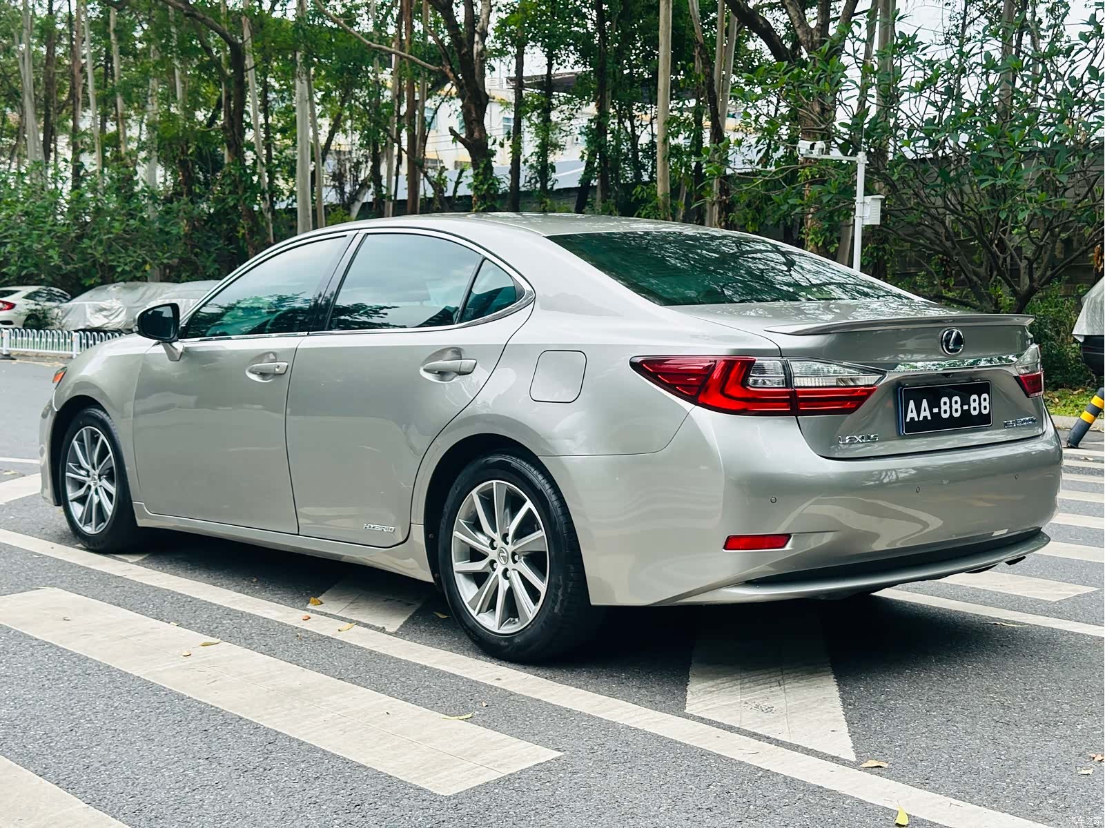 Lexus ES, 2018 все фото