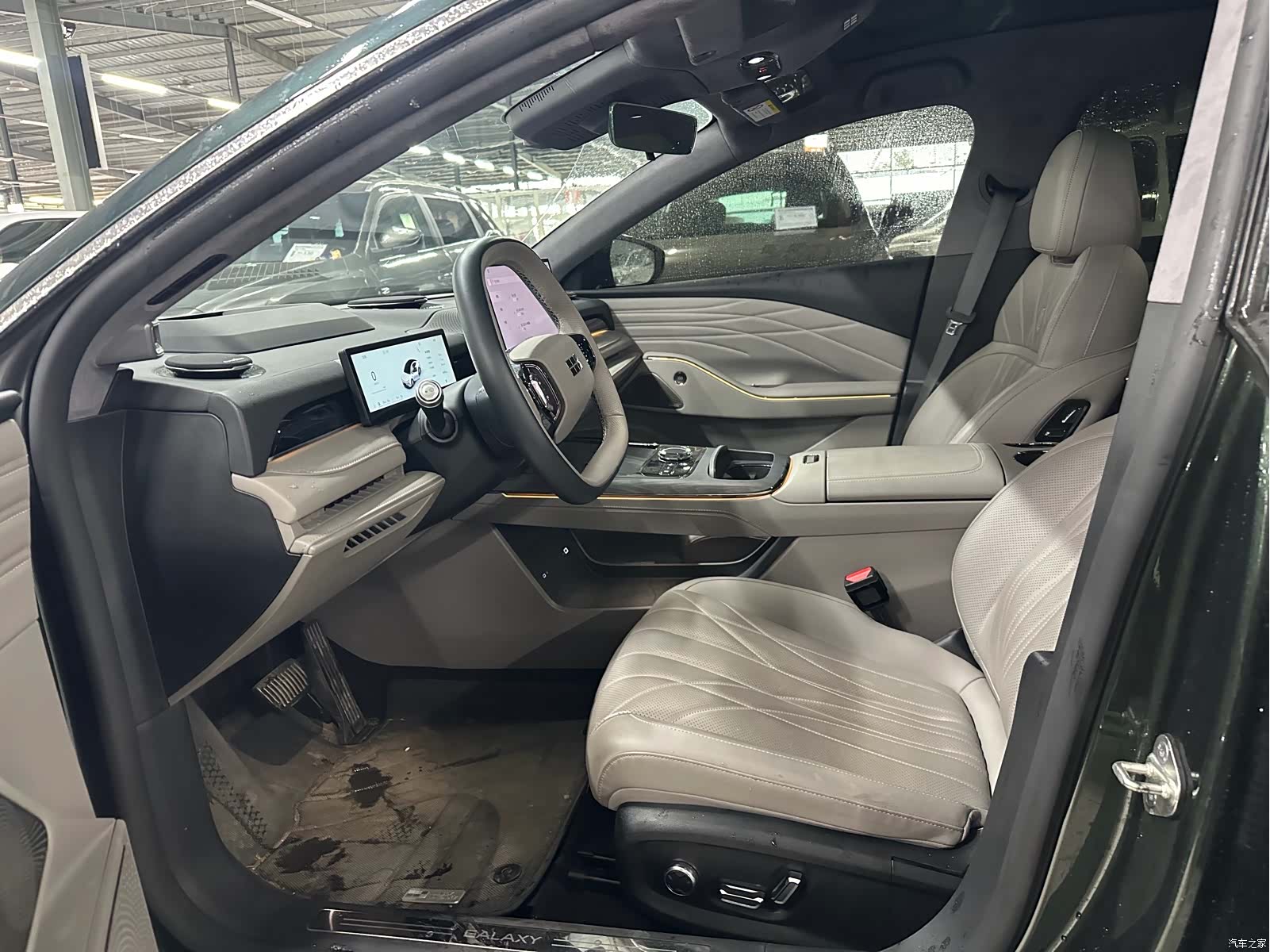 Geely 8, 2025 4