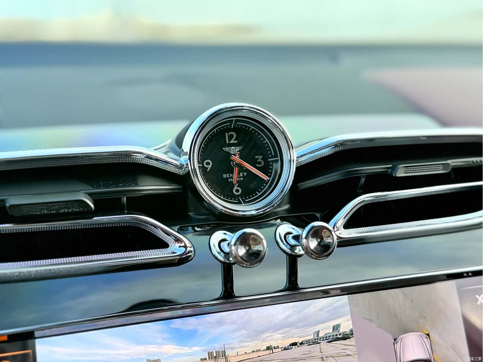 Bentley Bentayga, 2023 20