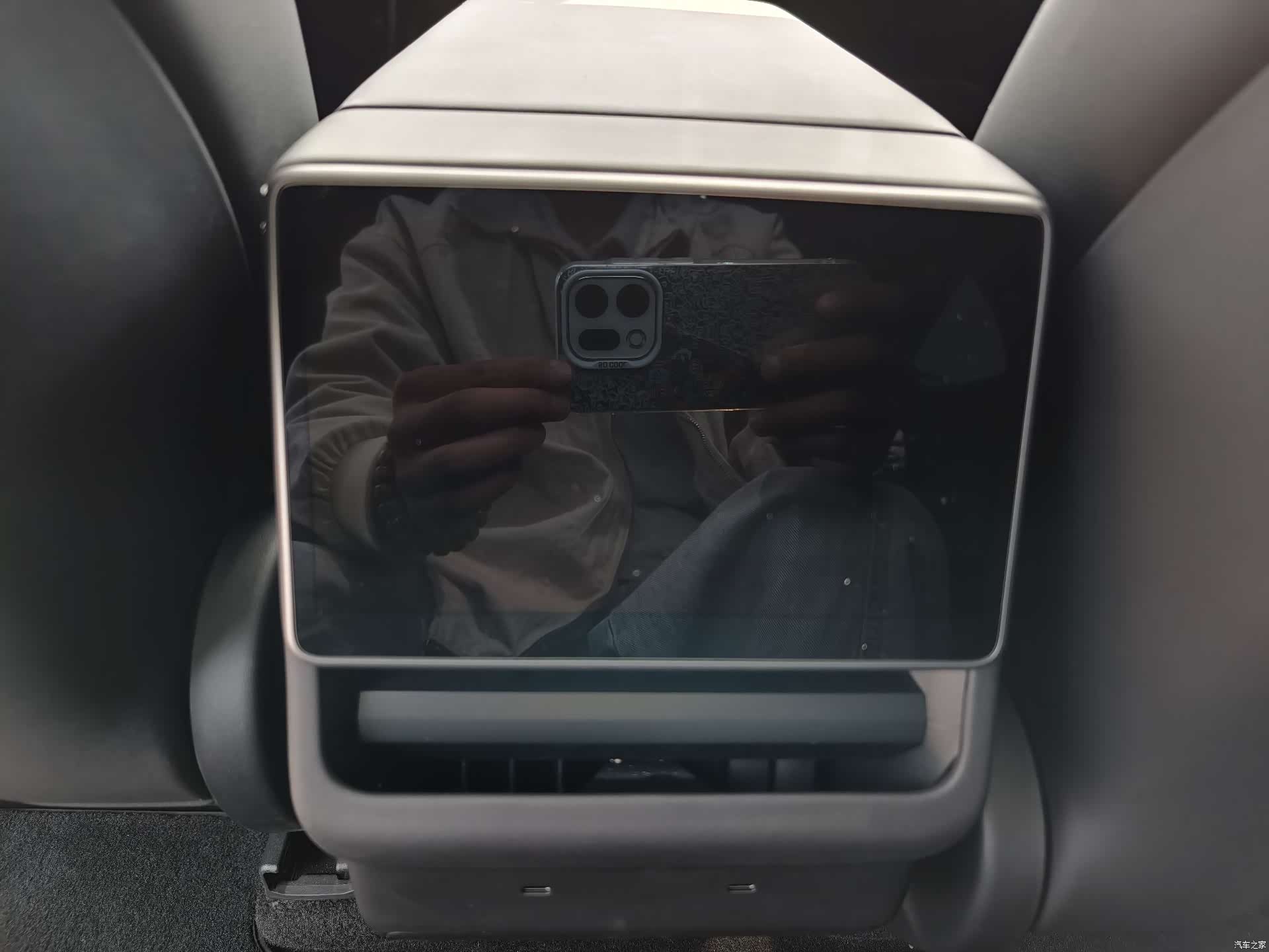 Tesla Model Y, 2025 16