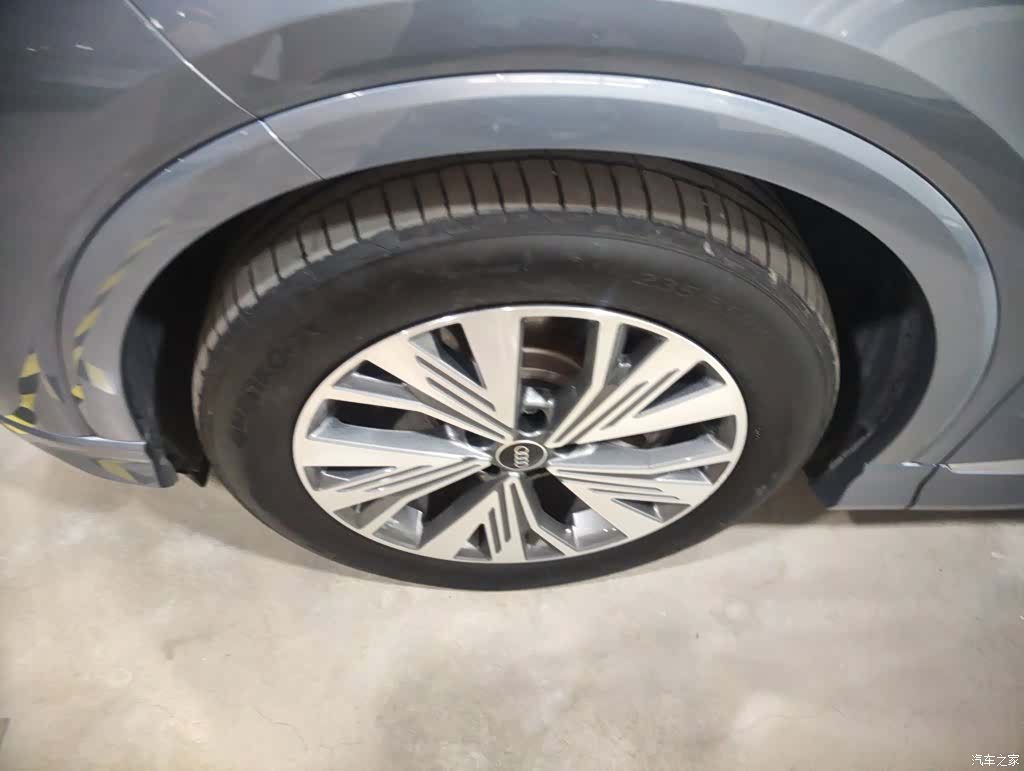 Audi Q4 e-tron, 2024 23