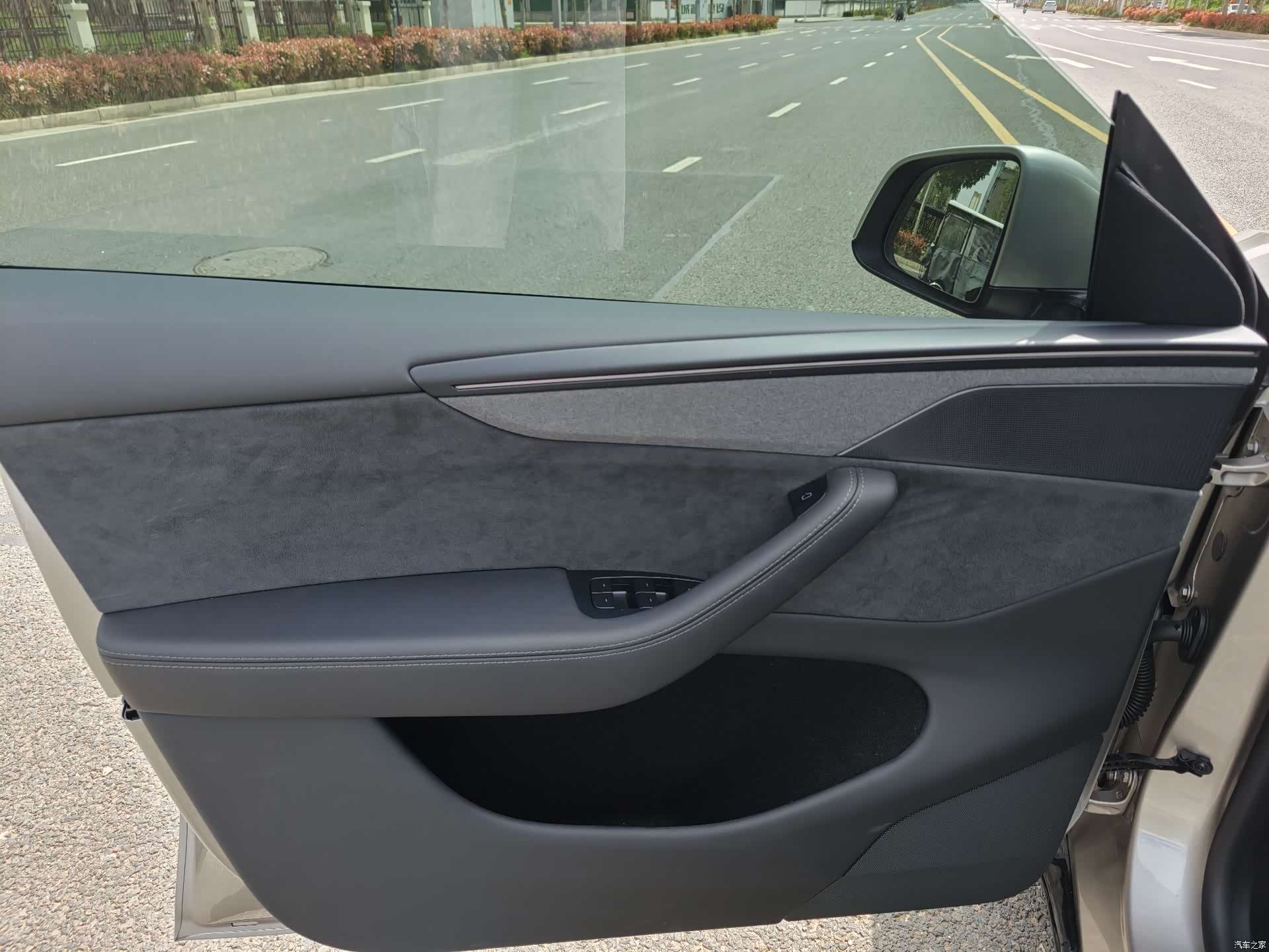 Tesla Model Y, 2025 7