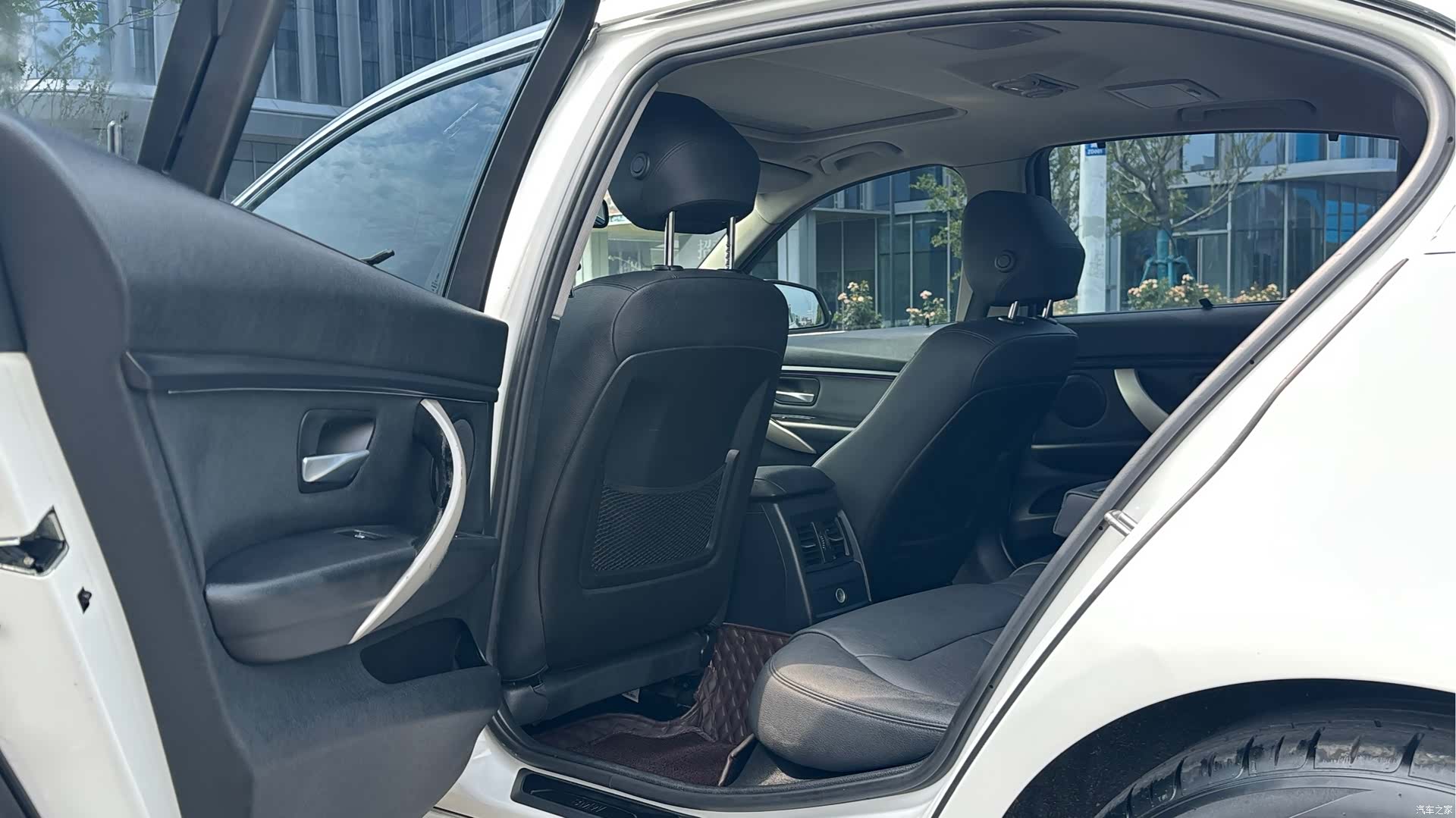 BMW 3 Series, 2015 10