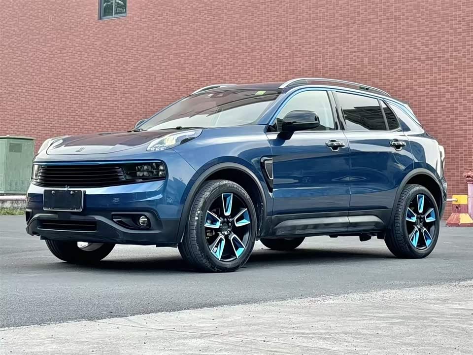 Lynk & Co 01