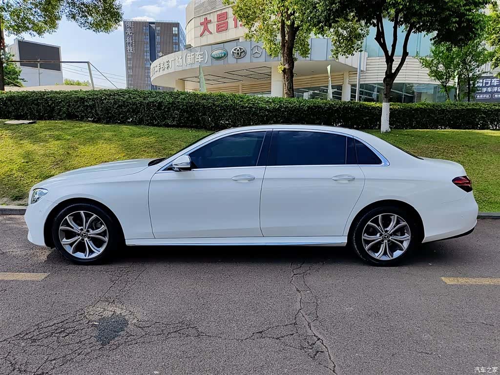 Mercedes-Benz E-Class, 2020 3