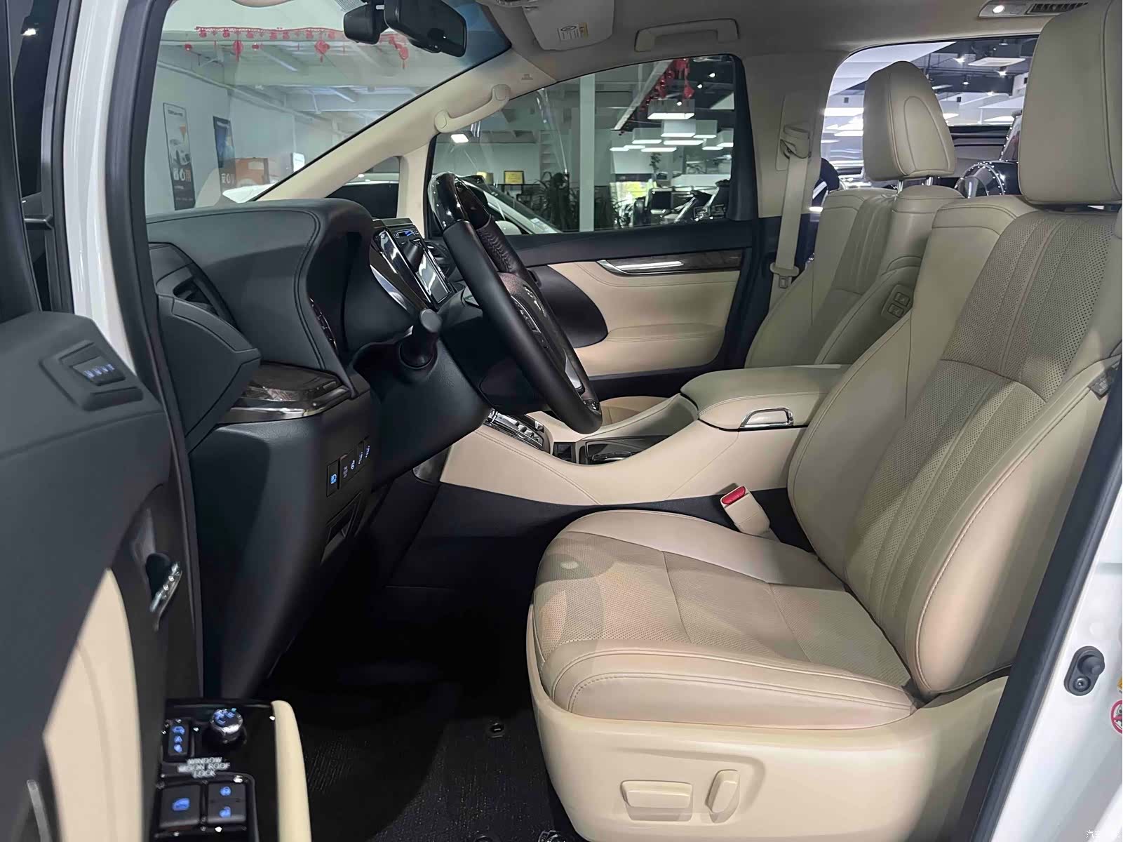 Toyota Alphard, 2018 16