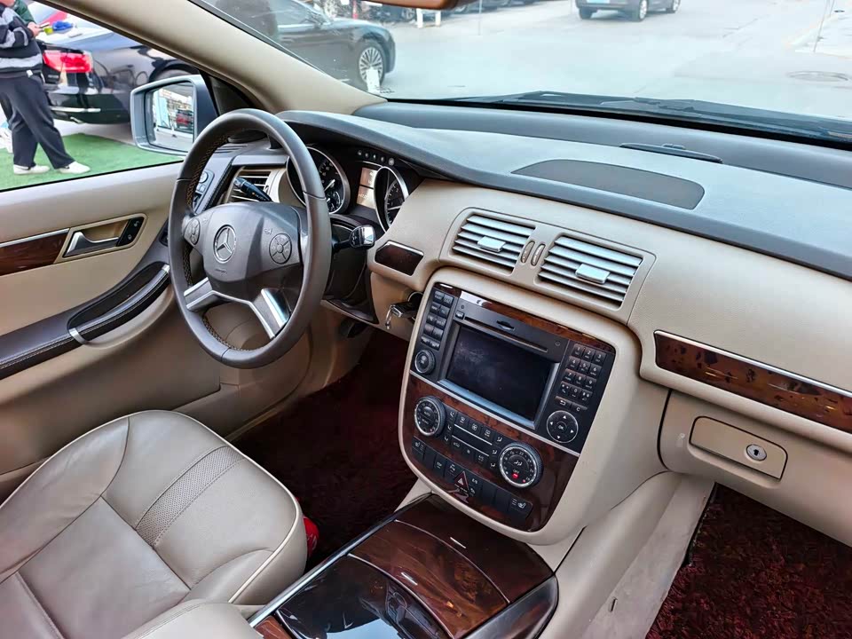 Mercedes-Benz R-class