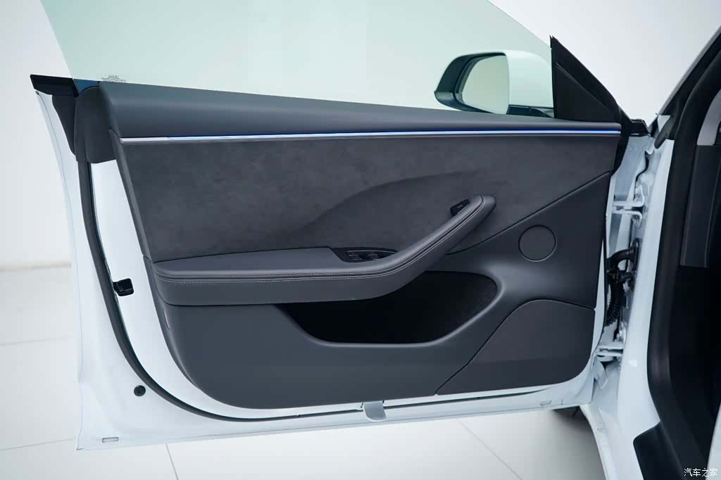 Tesla Model 3, 2025 15