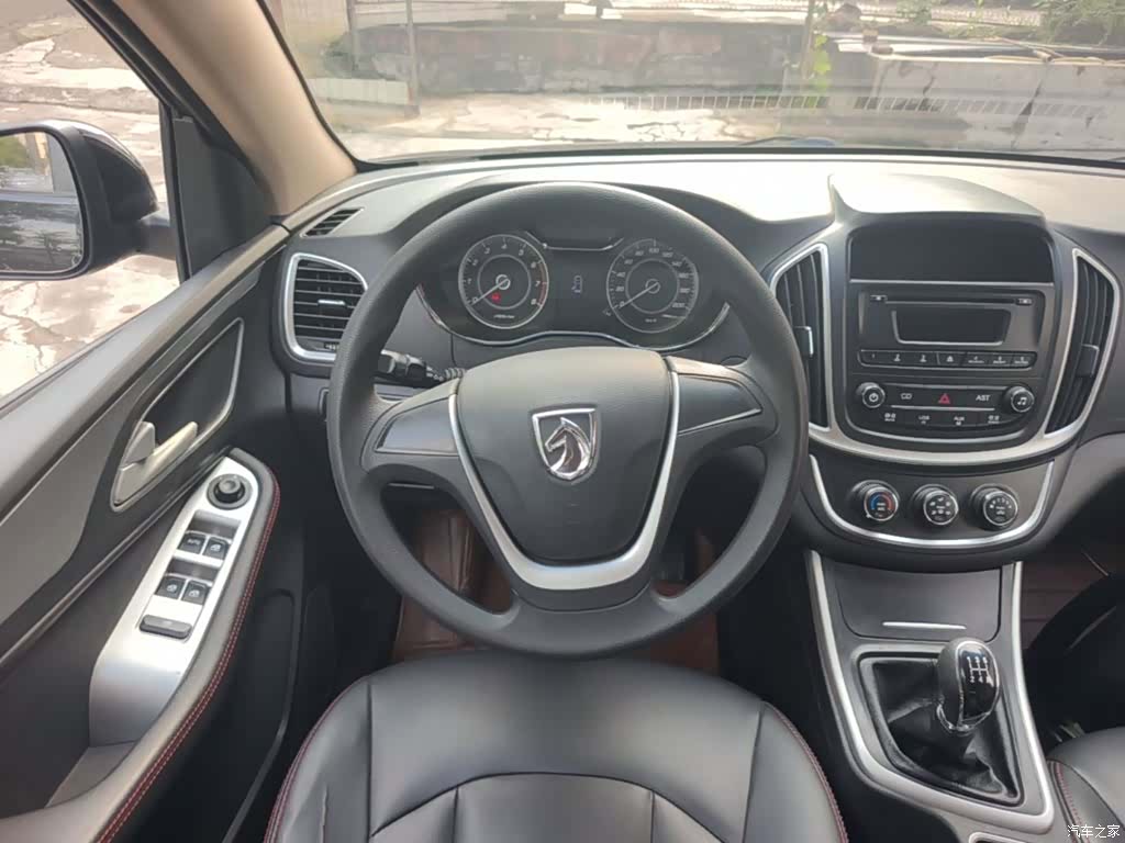 Wuling 560, 2015 11