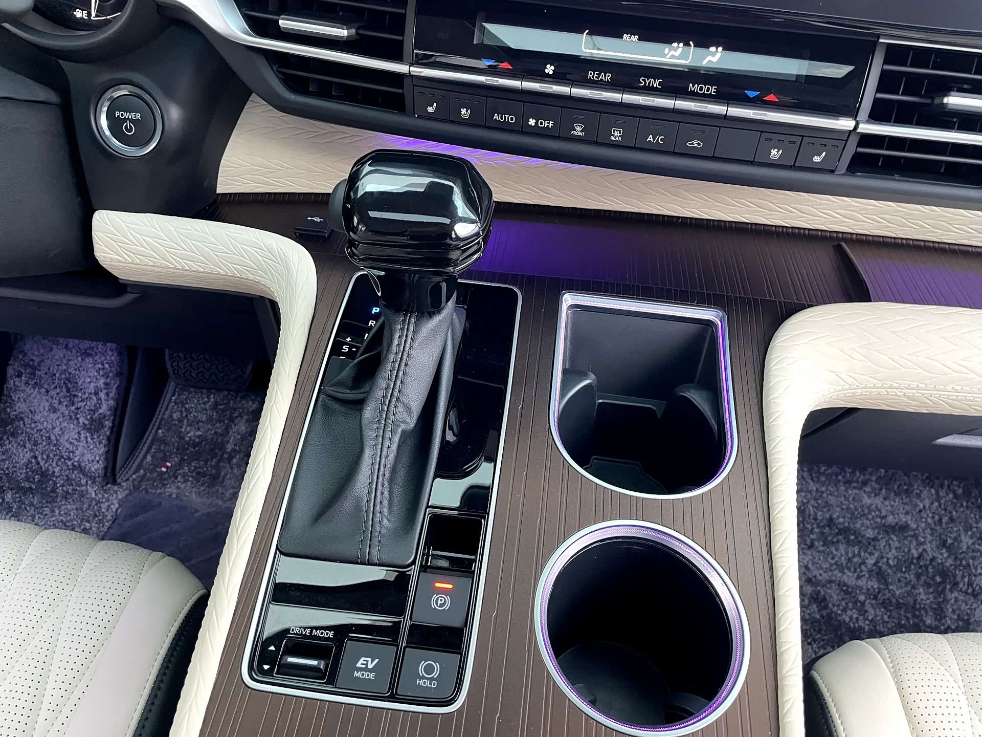 Toyota Sienna, 2025 18