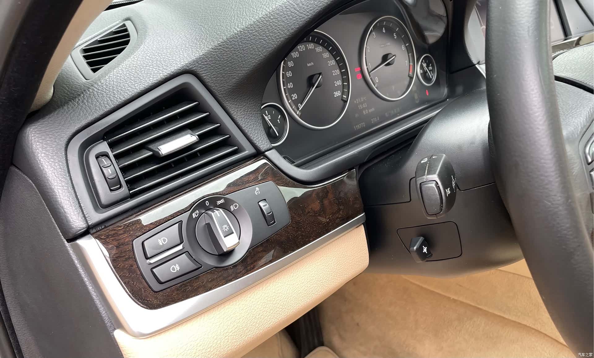 BMW 5 Series, 2011 11