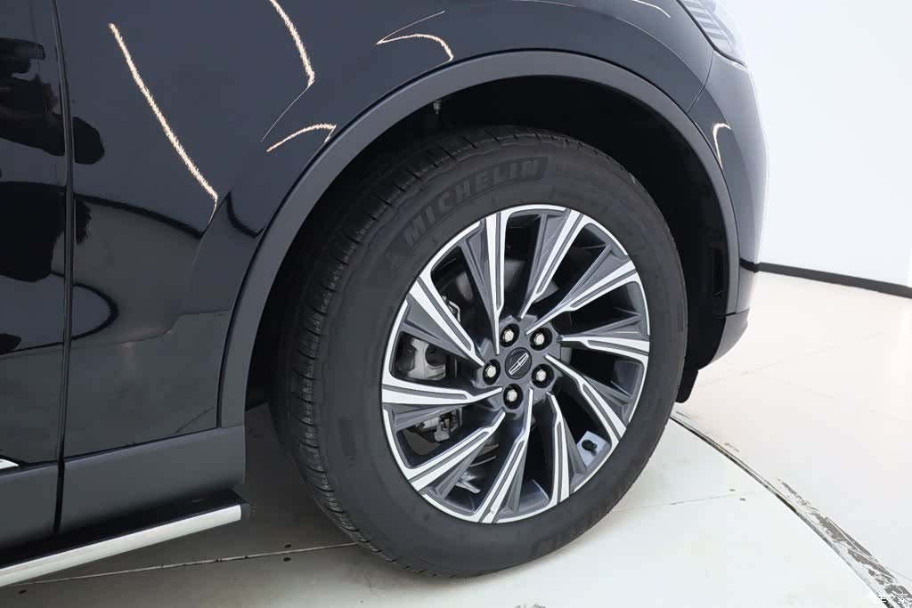 Lincoln Aviator, 2025 11