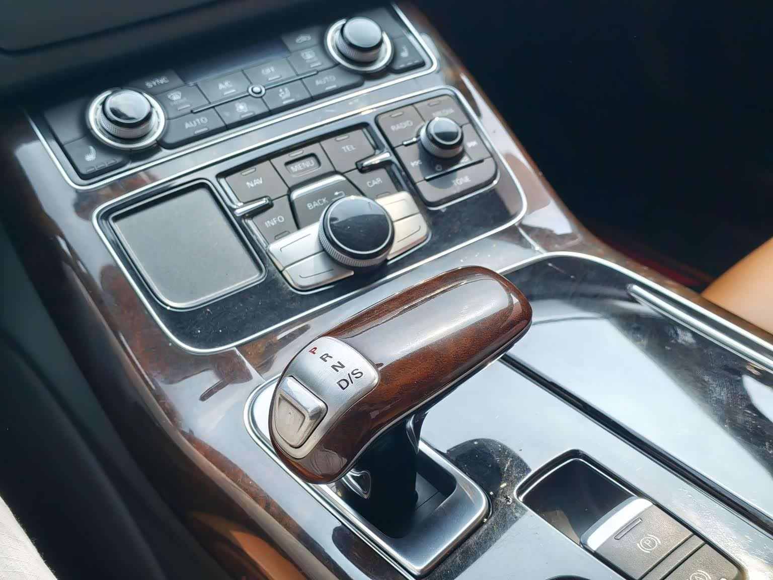 Audi A8L, 2018 7