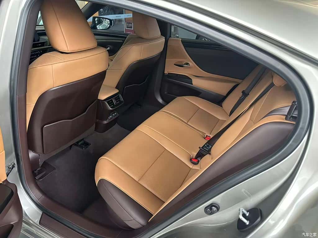 Lexus ES, 2021 8