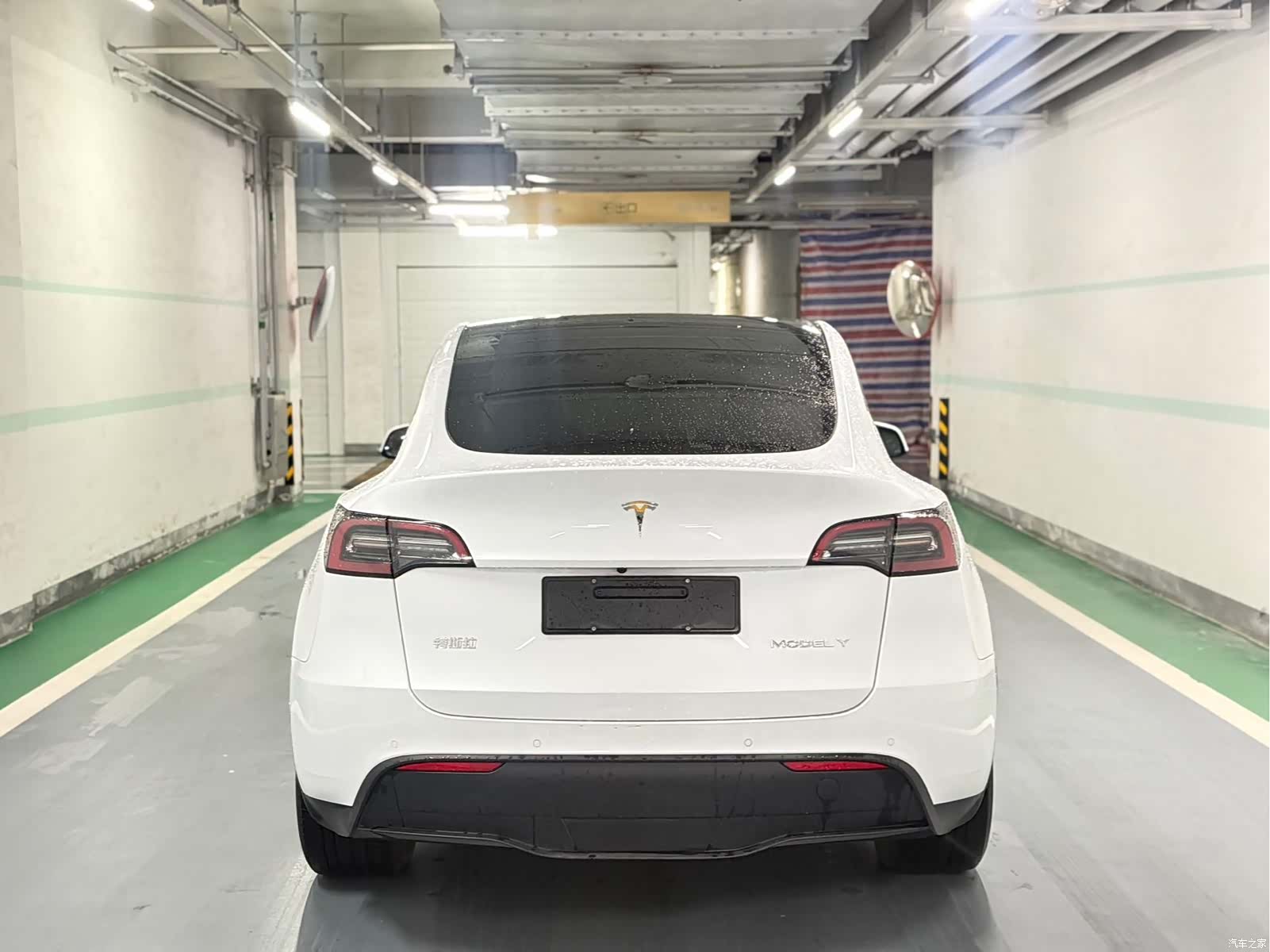 Tesla Model Y, 2023 4