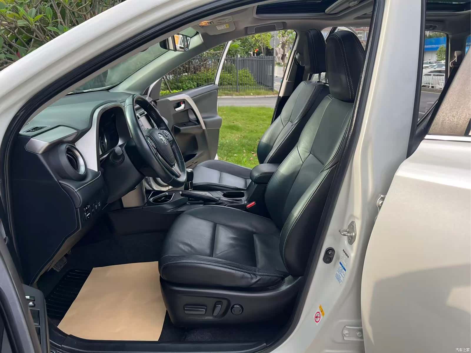 Toyota RAV4, 2016 10
