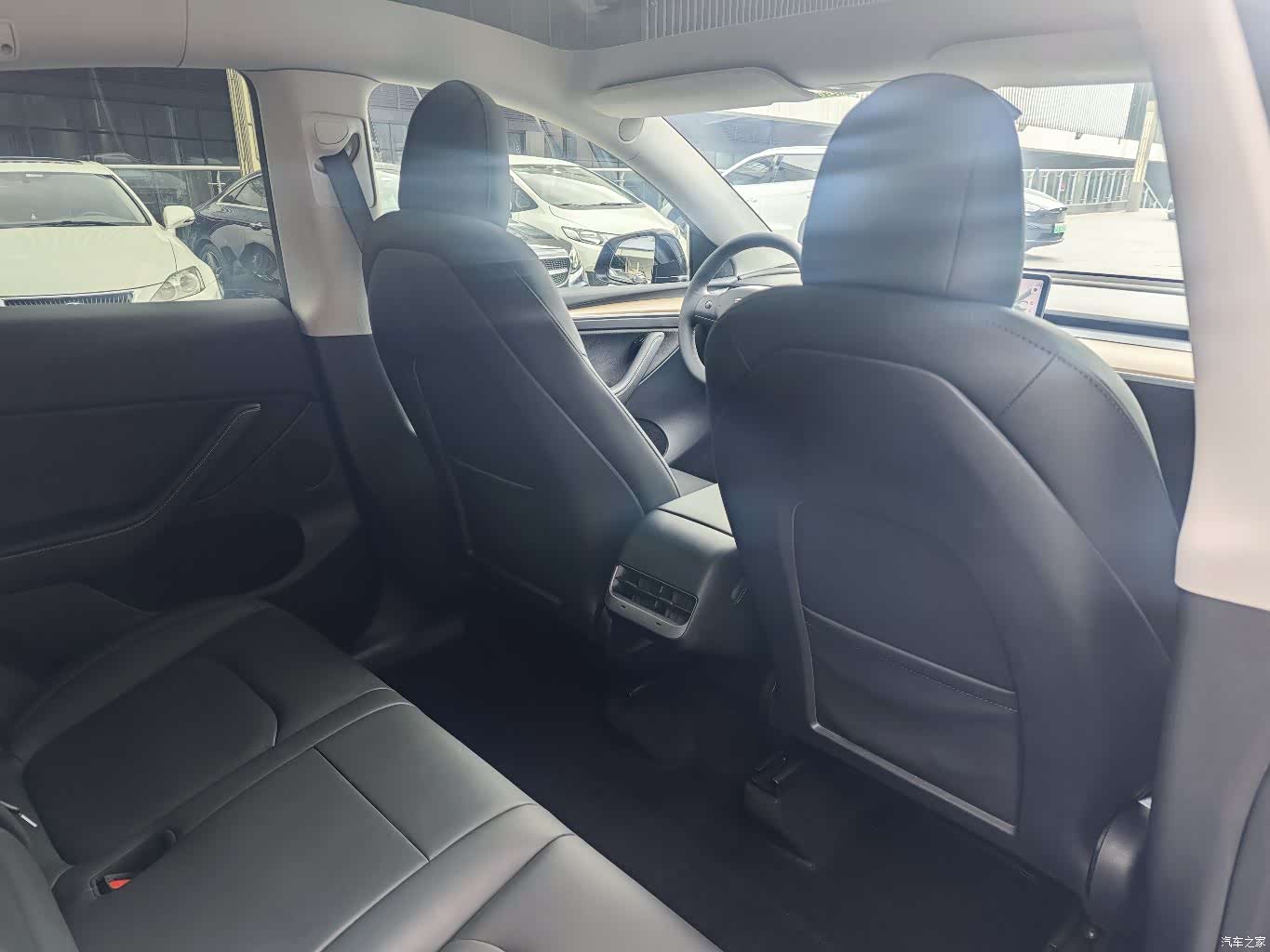 Tesla Model Y, 2021 16