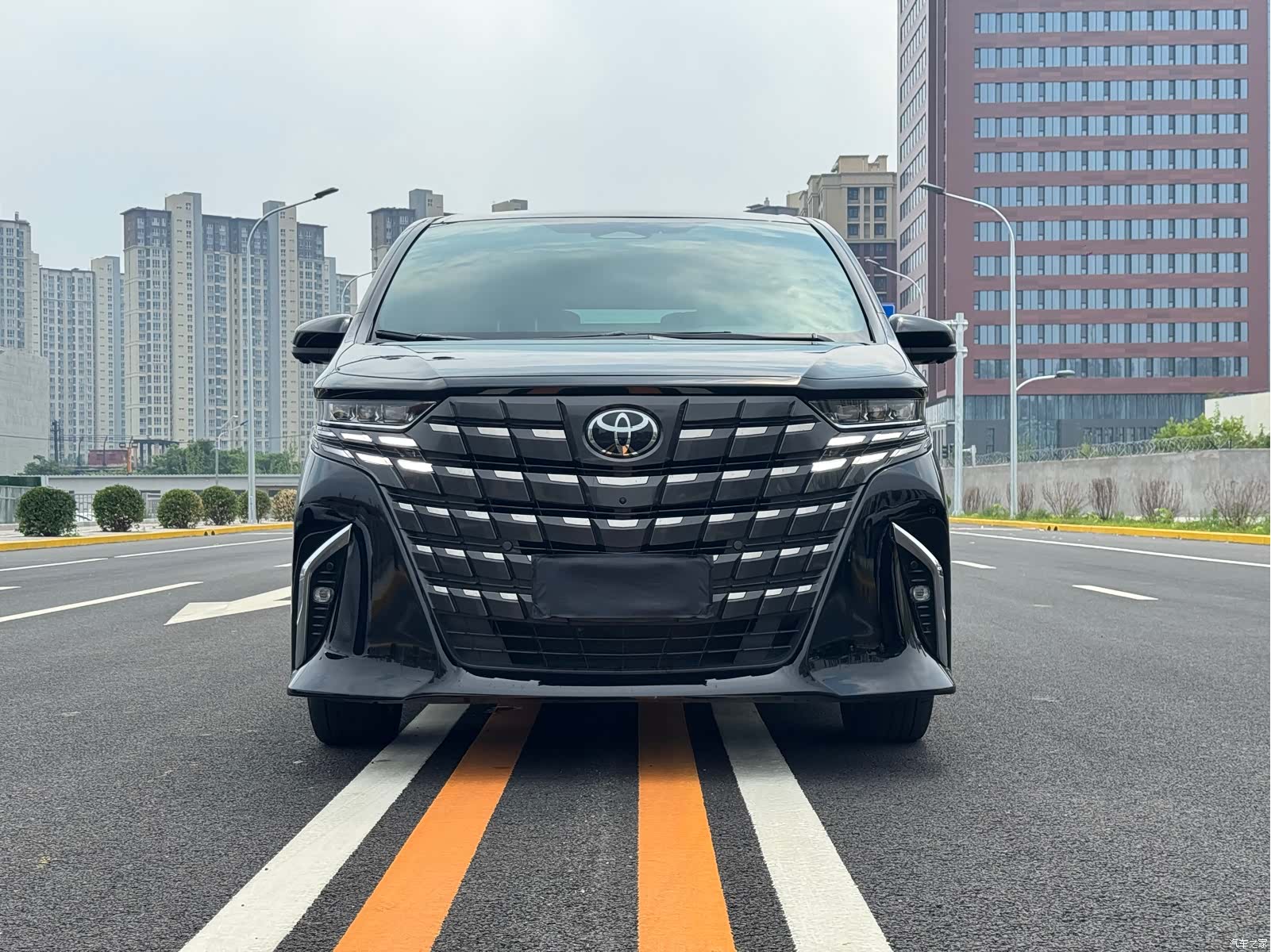 Toyota Alphard, 2024 2