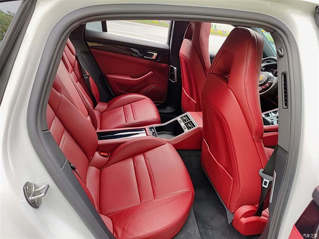 Porsche Panamera, 2018 11